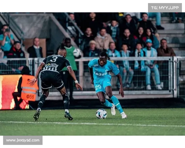 如何解读里尔夺得2021法甲冠军背后的战术与团队精神