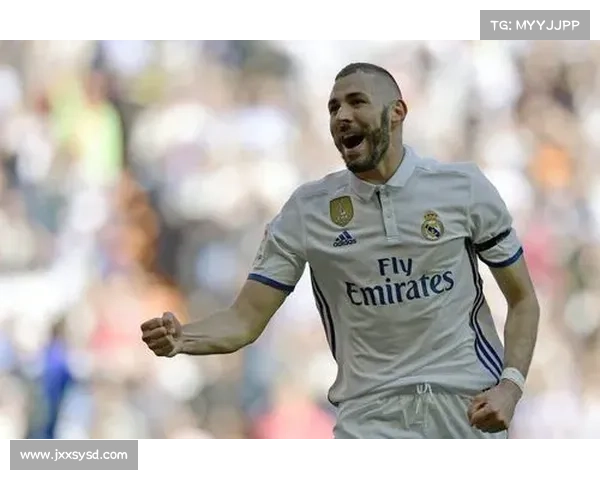 德尚与本泽马的社交媒体争议与舆论风波对法国足球的影响分析